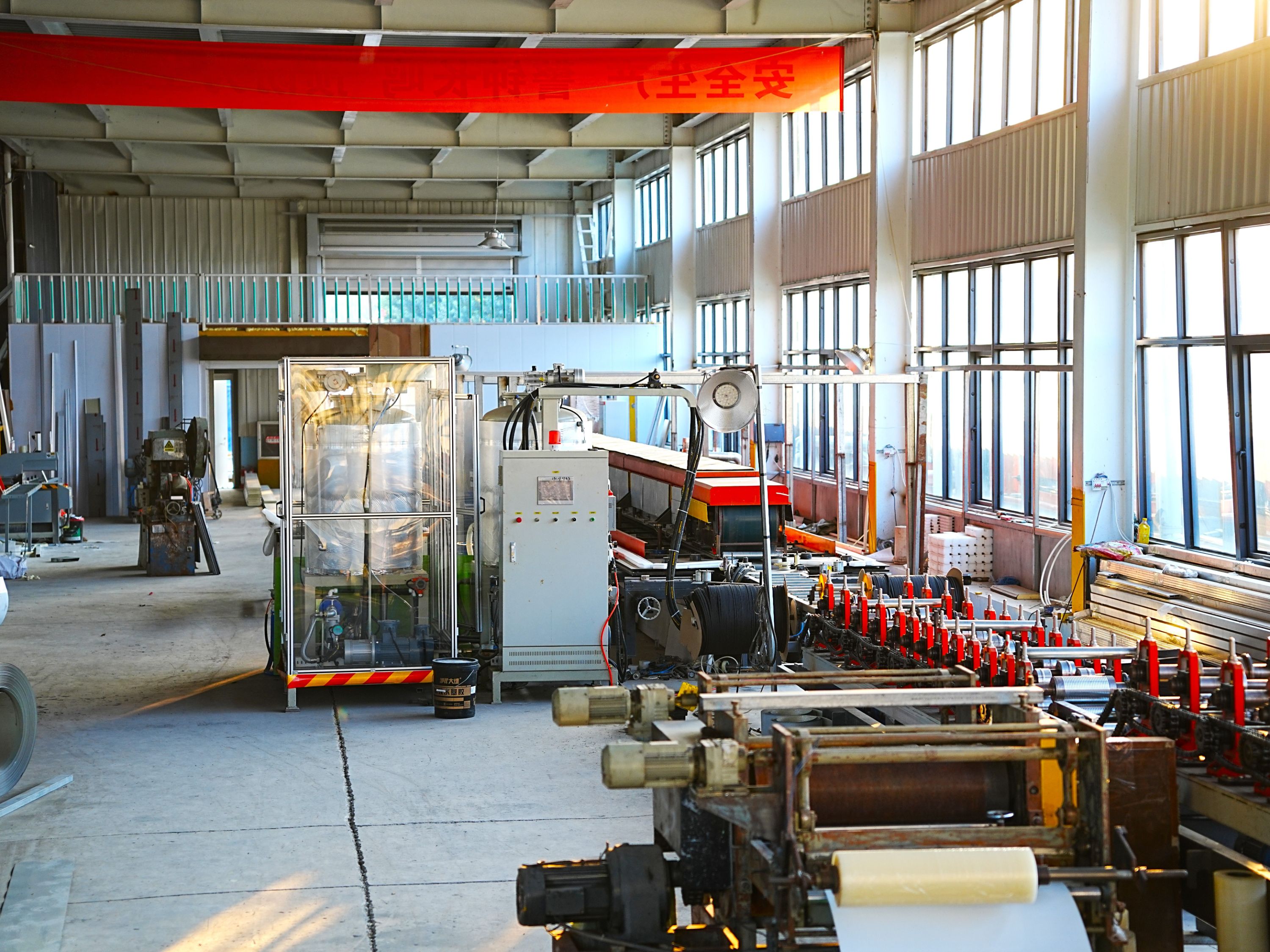 China Stack Doors: Innovative Manufacturing for Modern Living