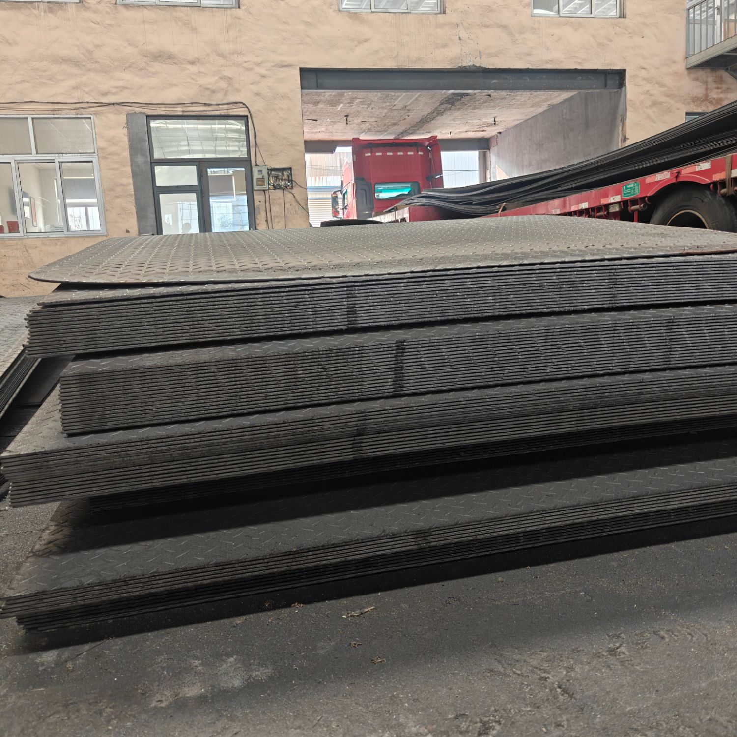 China Tread Plate Manufacturer: Expertly Crafted Anti-Slip Solutions for Global Industries