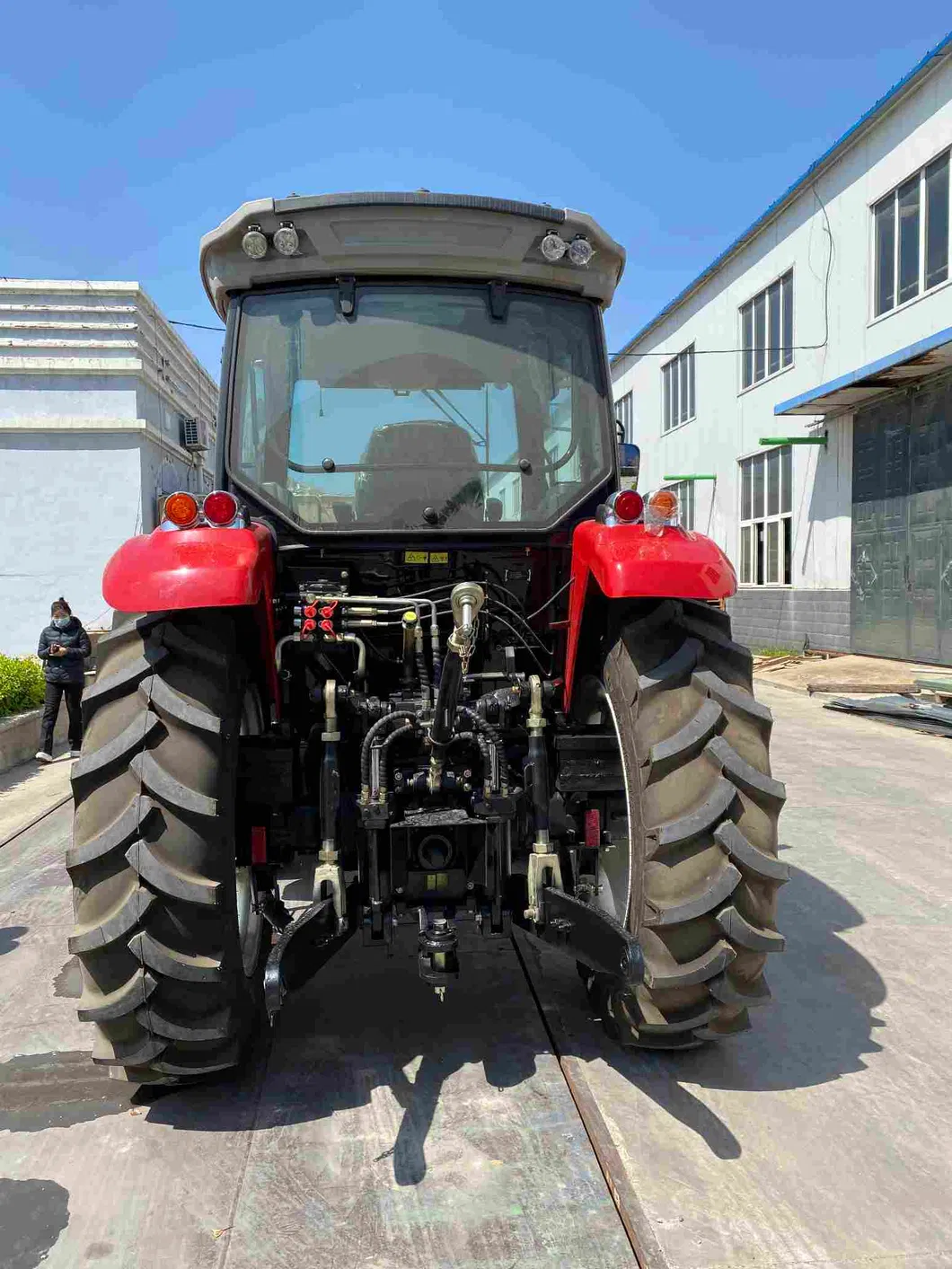 China Agricultureral Tractor Factory Wholesale 150HP 4WD Tractors with Cheap Price