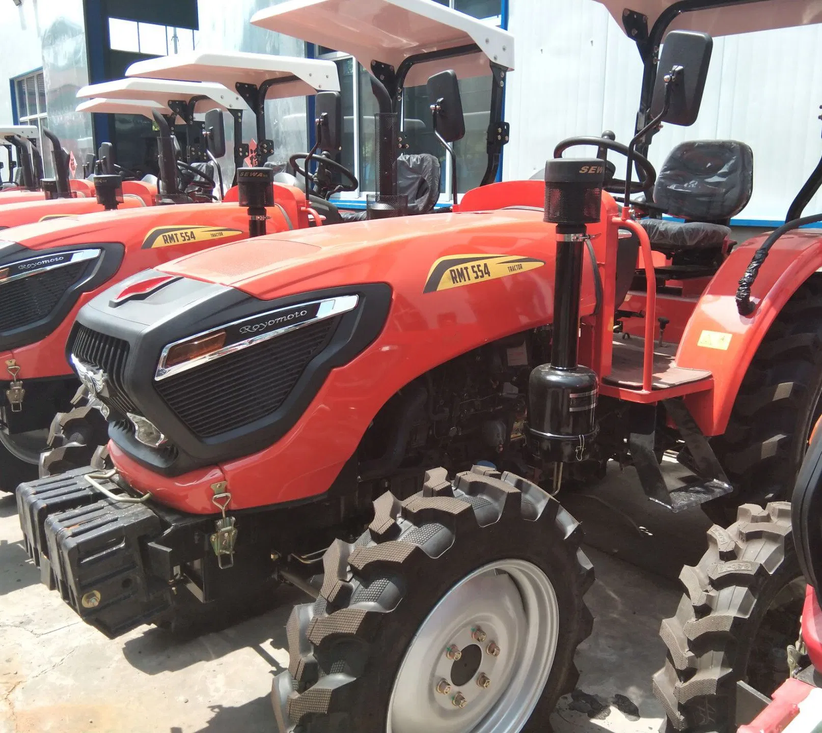 Chinese Cheap Tractor Agricultural Farming 30HP 40HP 50HP 55HP Tractor Agricultural 4 Wheel 2 Wheel Small Farm Tractor Price for Algeria Farms Market