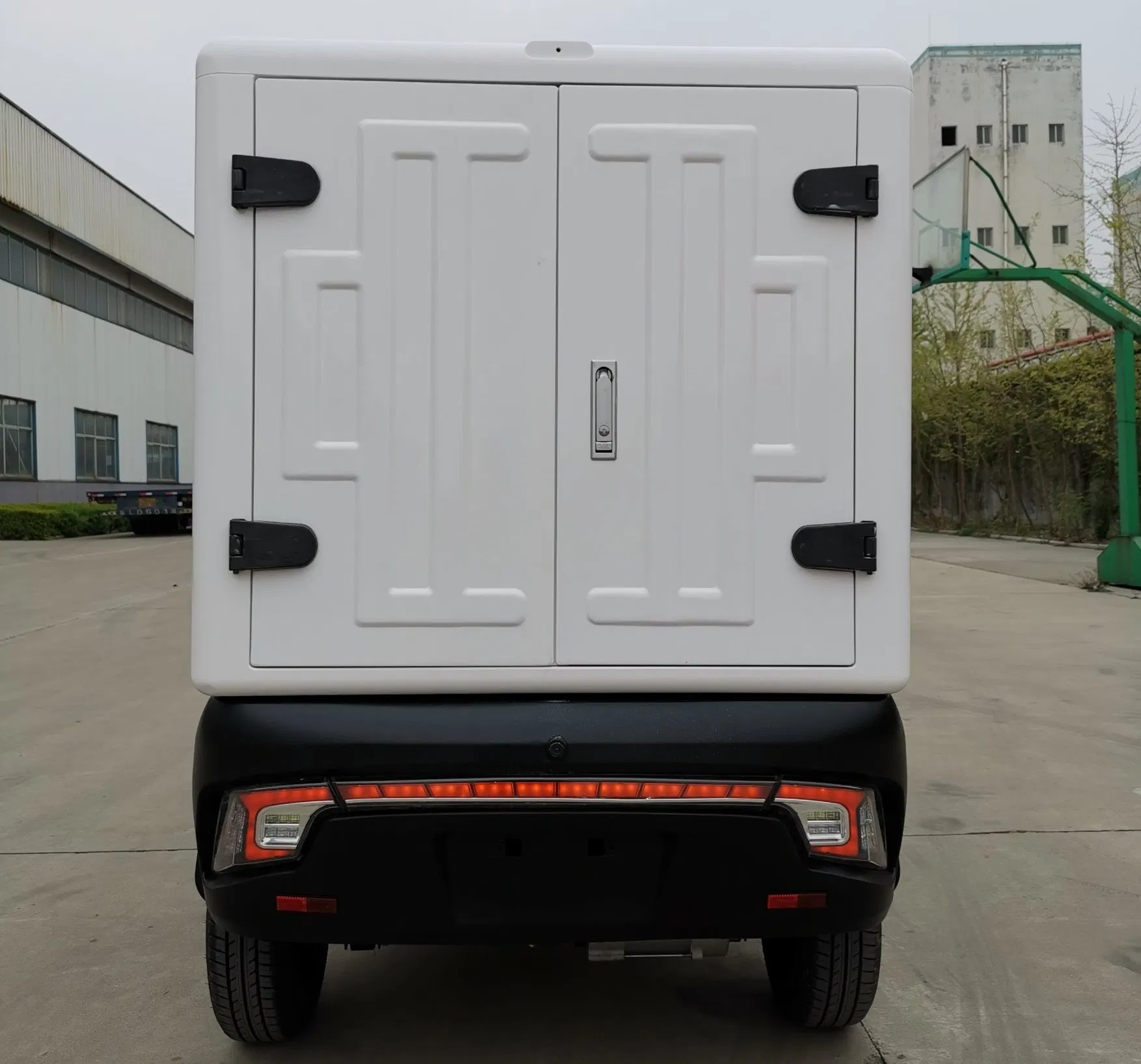 EEC Approval Mini Electric Van with Closed Cabin