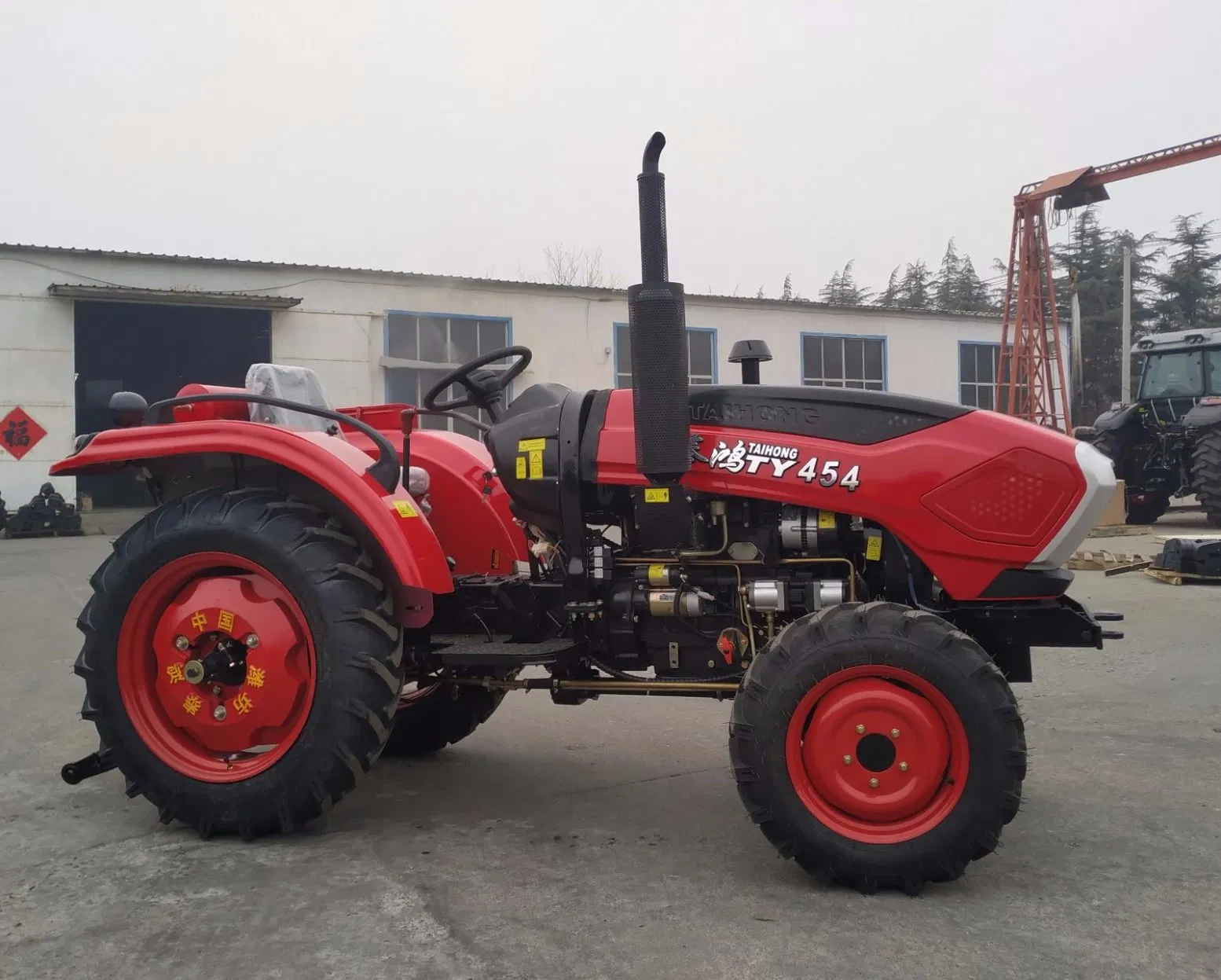 Factory Supply 30HP 4WD Agricultural Machine Compact Mini Lawn Farm Tractor
