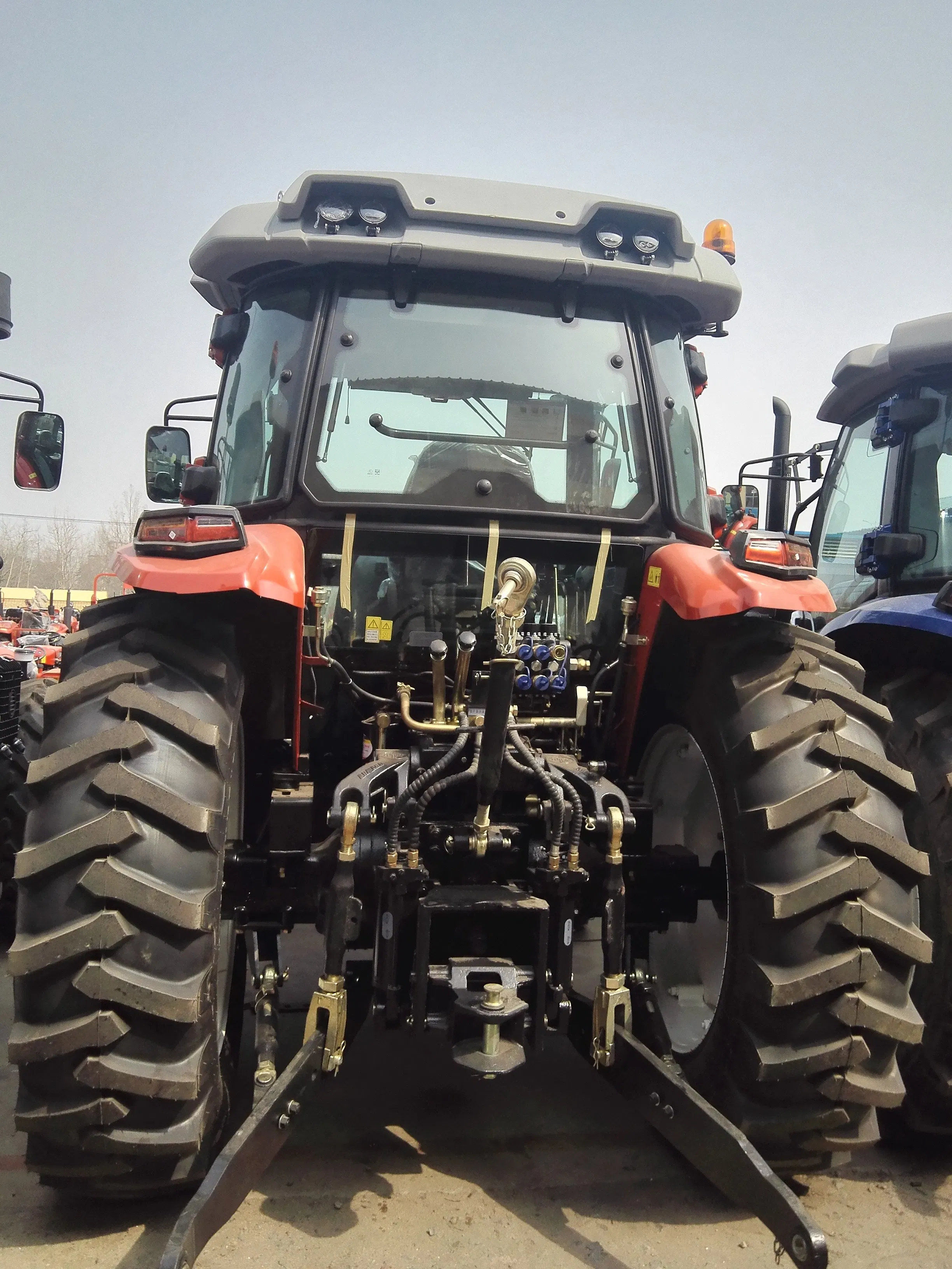 Factory Supply Agricultural Machine 140 HP, 150 HP, 180 HP Farm Machinery 1504 Agricultural Tractor, 1504 Farm Tractor, 1504 Tractor
