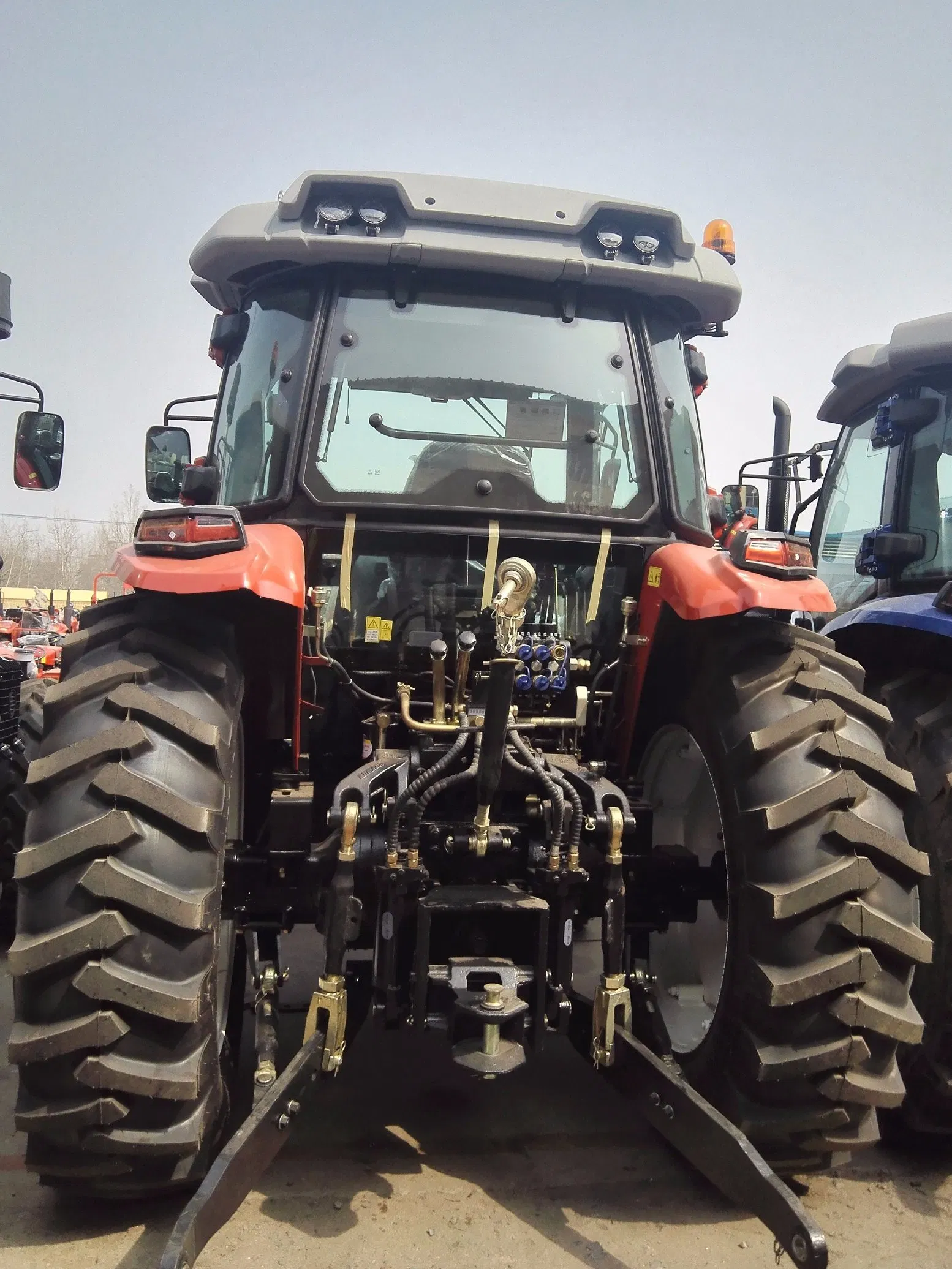 From China Taihong Brand 150HP 4WD Farm Tractor Th- 1504