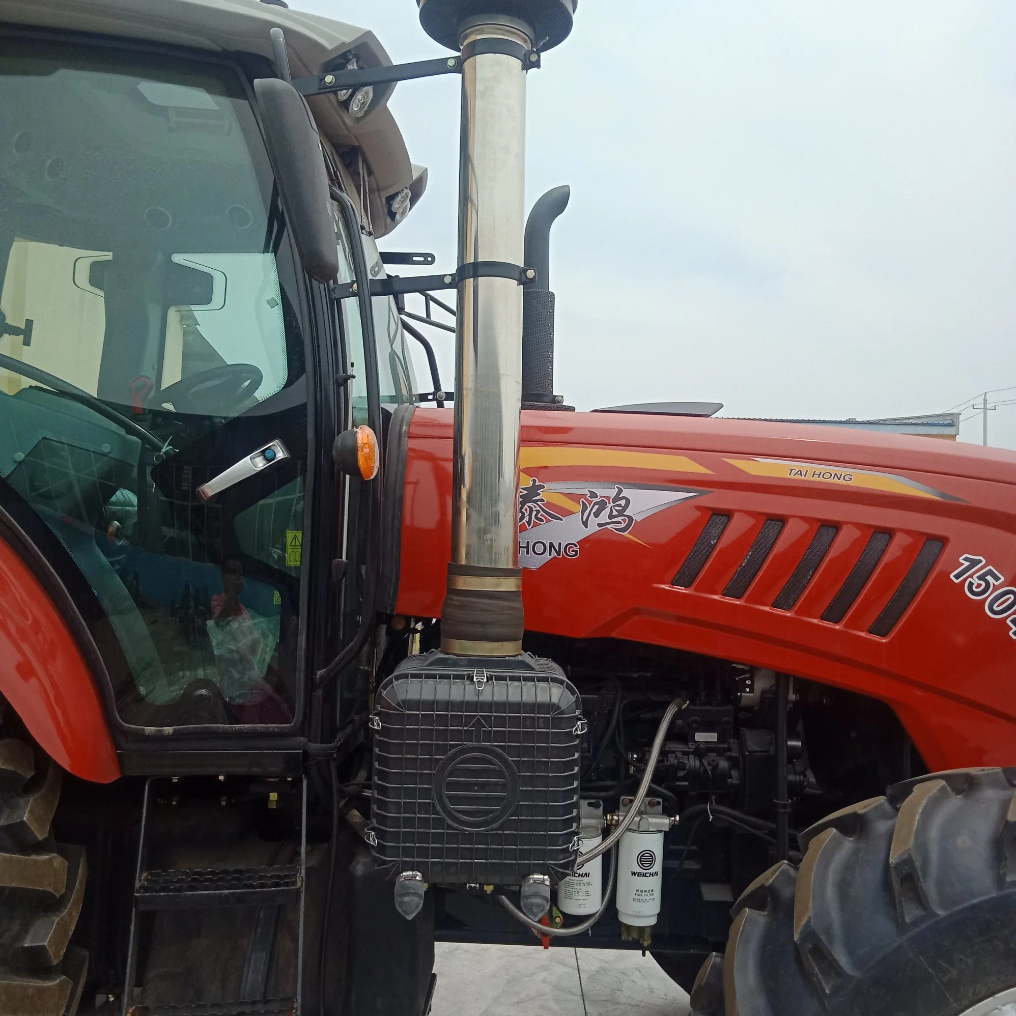 Hot Selling 150HP 4WD Farm/Agricultural/Agri/Construction Tractors