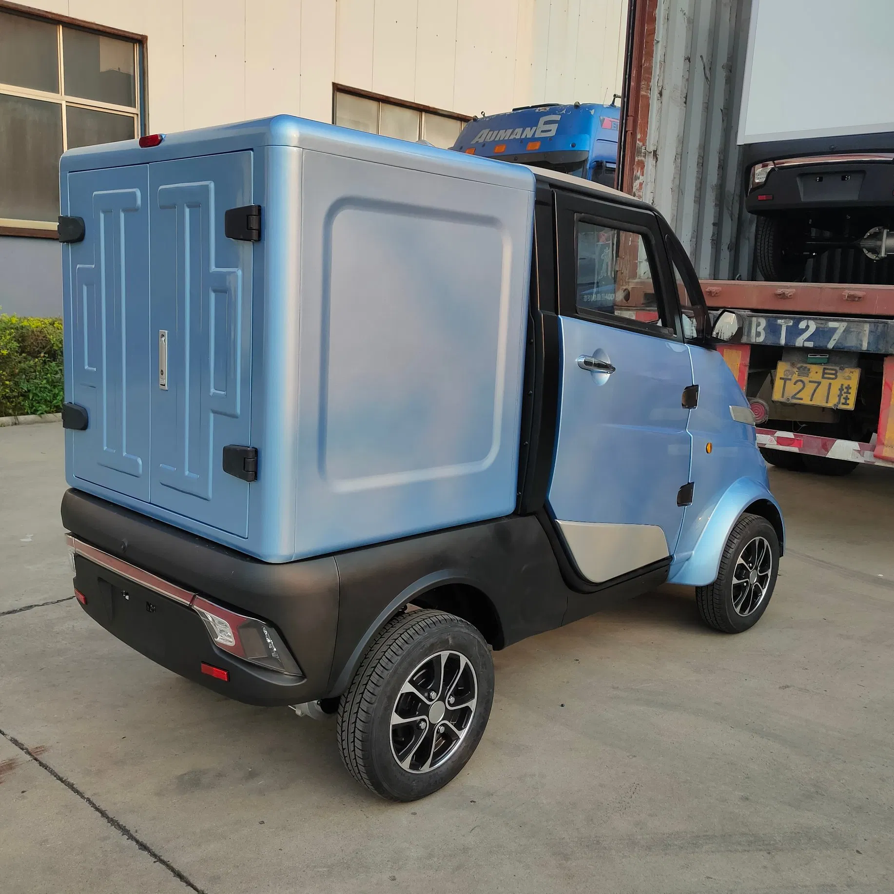 Mobility EEC Approval 4 Wheel Electric Food Truck Scooter with Clooer Van Box