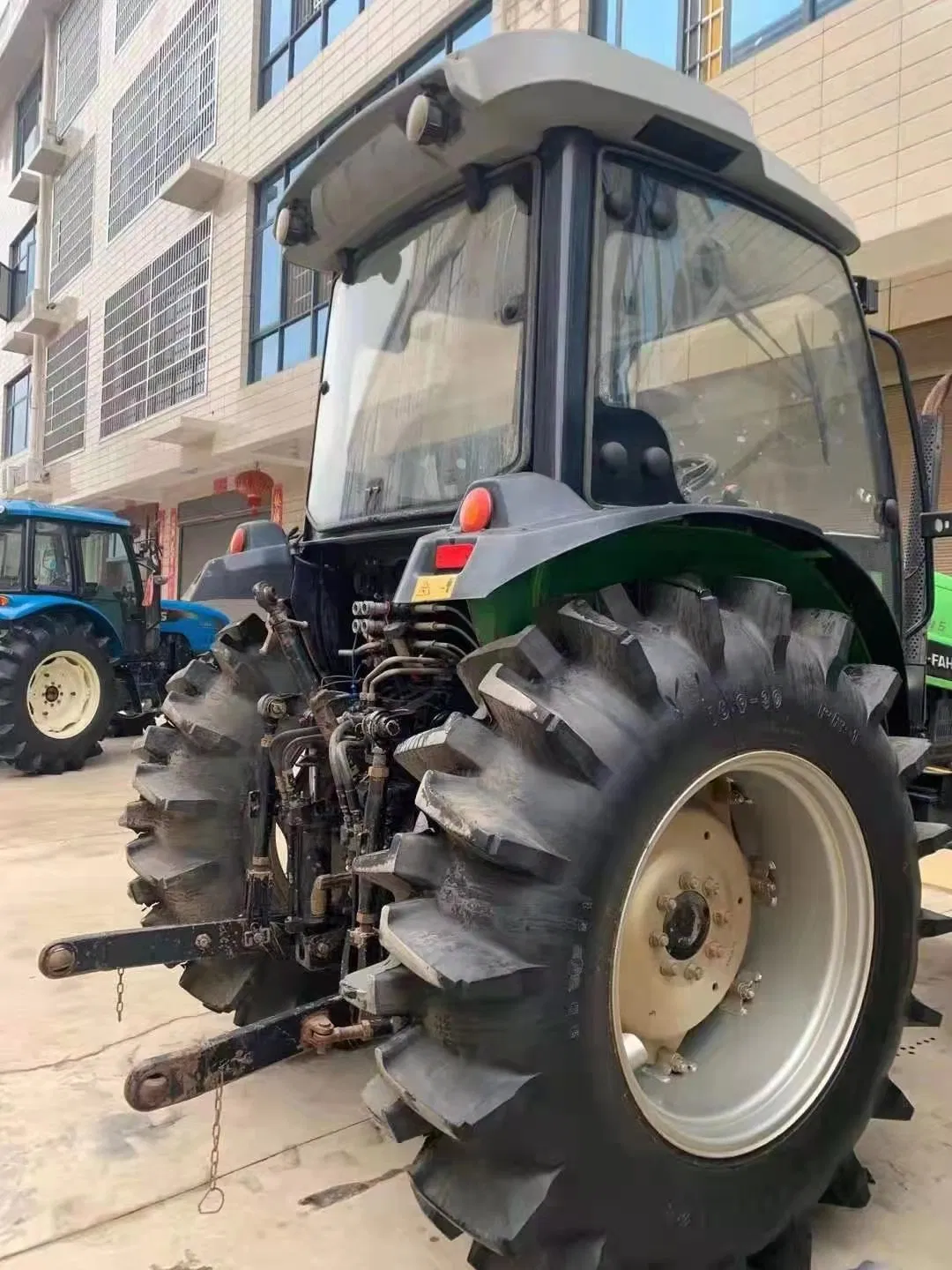 Used Wheel Farm Tractor 70HP 80HP 90HP 100HP 120HP Deutz-Fahr Co1004
